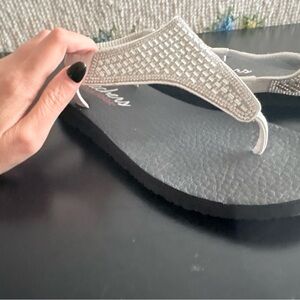 Sketchers Yoga Foam Rhinestone Sandals